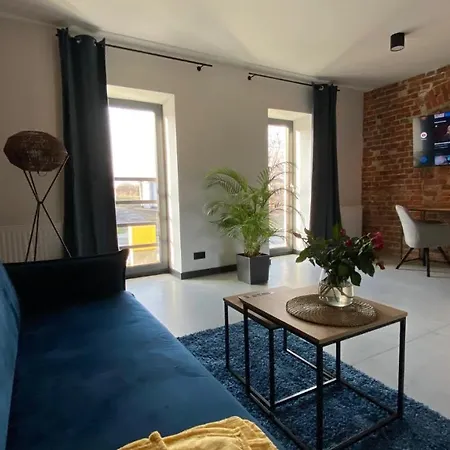Staromiejska 65 *