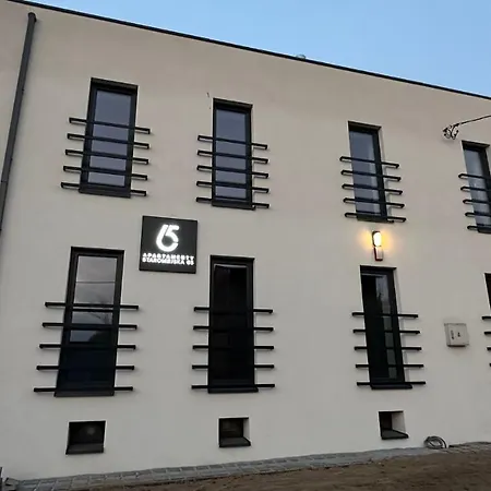 Staromiejska 65 *